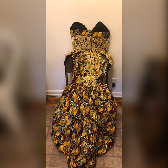 Elegant African Print Dress - Picture 6 of 6